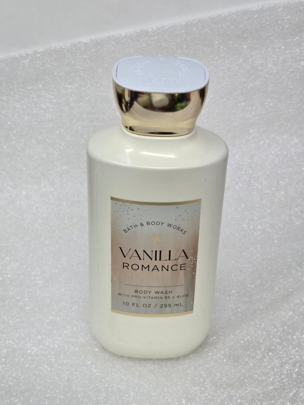 Bath & Body Works Vanilla Romance Body Wash 10 Fl Oz With Pro-Vitamin B5 & Aloe